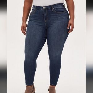 Torrid Sky High Skinny Premium Stretch High-Rise Jeans Size 18 Mid Wash